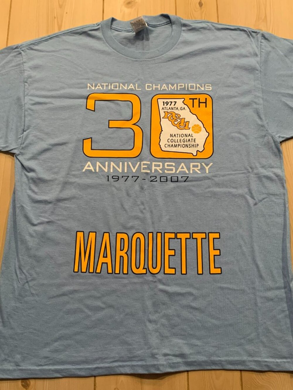Vintage Y2K Marquette University NCAA National Champions 30th 1977 T-Shirt XL